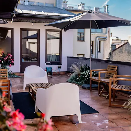 شقة Spacious 2-story Apt. W/ Terrace - 280 M2